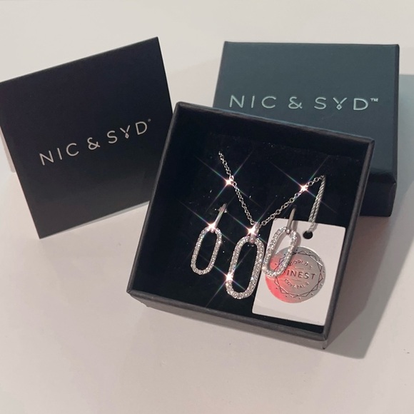 NEW Nic & Syd Gwyneth Oval Necklace Pendant Earring Set Swarovski Crystal Silver - Picture 8 of 9